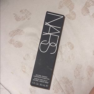 Nars Natural radiant longwear foundation